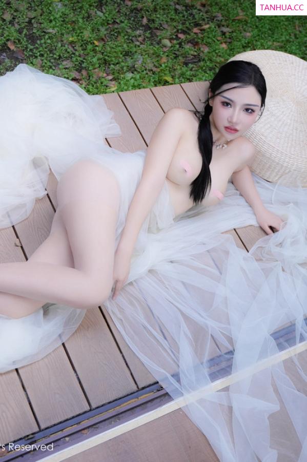   [XiuRen]高清写真图 2024.09.03 No.9105 妙可可Cheese 美腿性感第42张图片